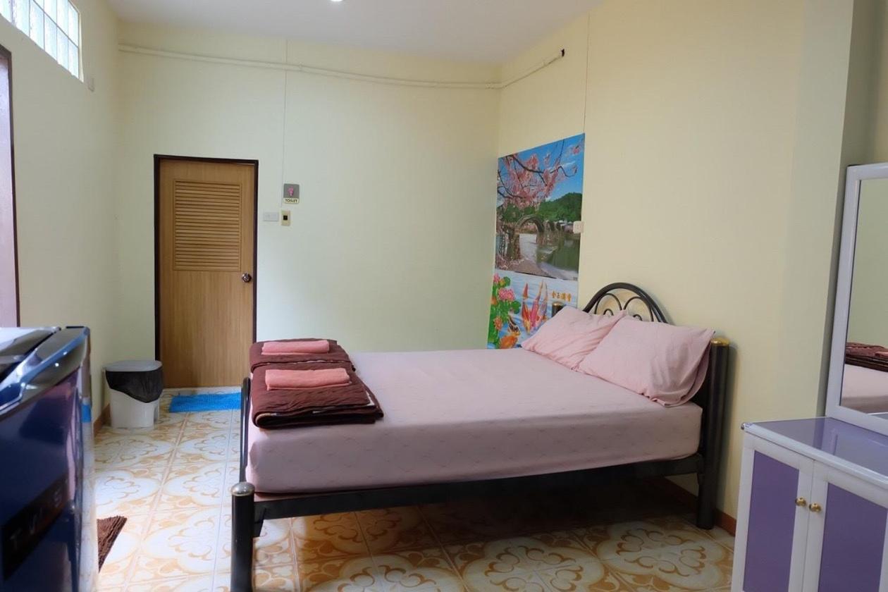 Thippawan Bungalow Ko Si Chang Esterno foto