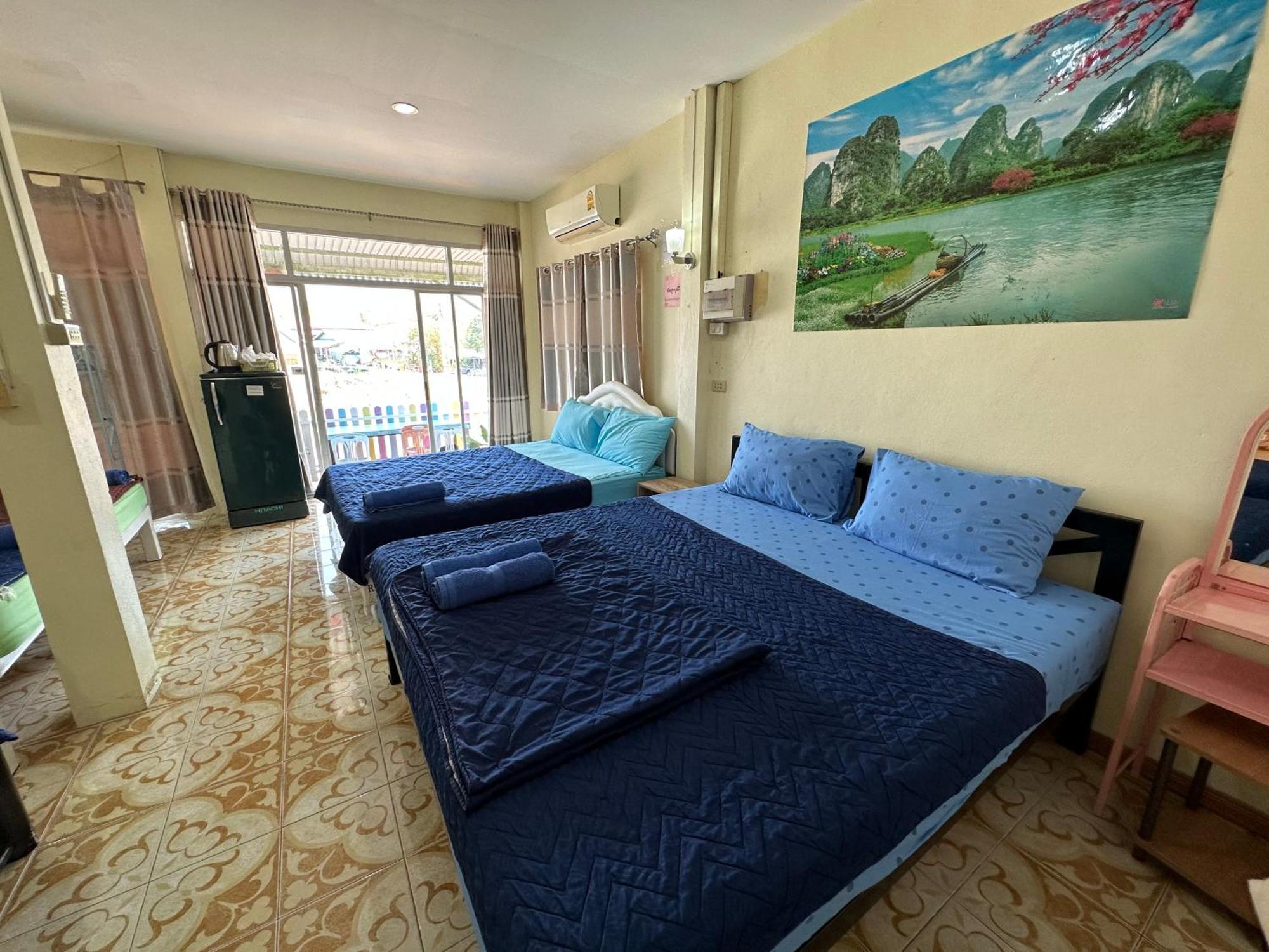Thippawan Bungalow Ko Si Chang Esterno foto