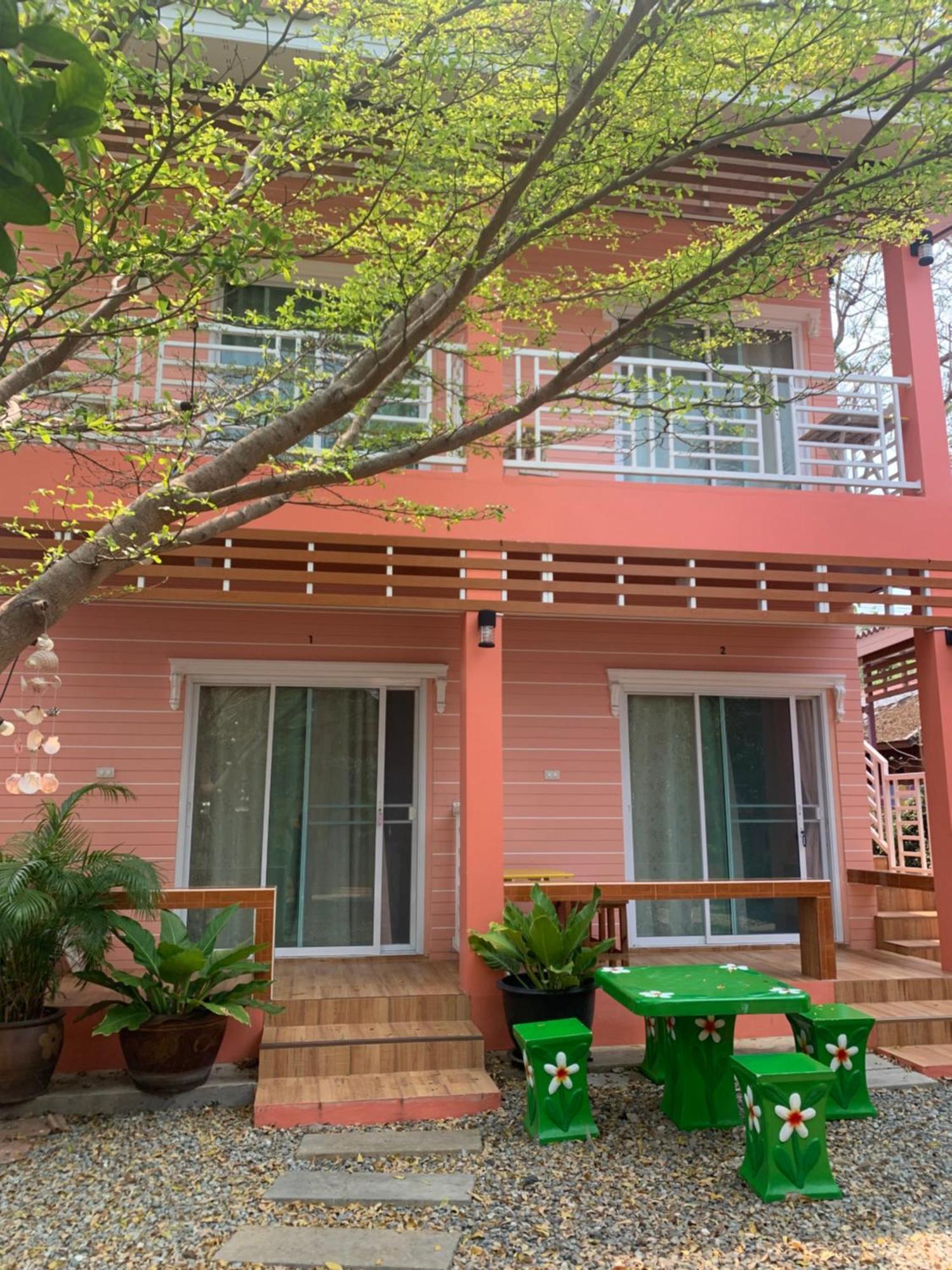 Thippawan Bungalow Ko Si Chang Esterno foto