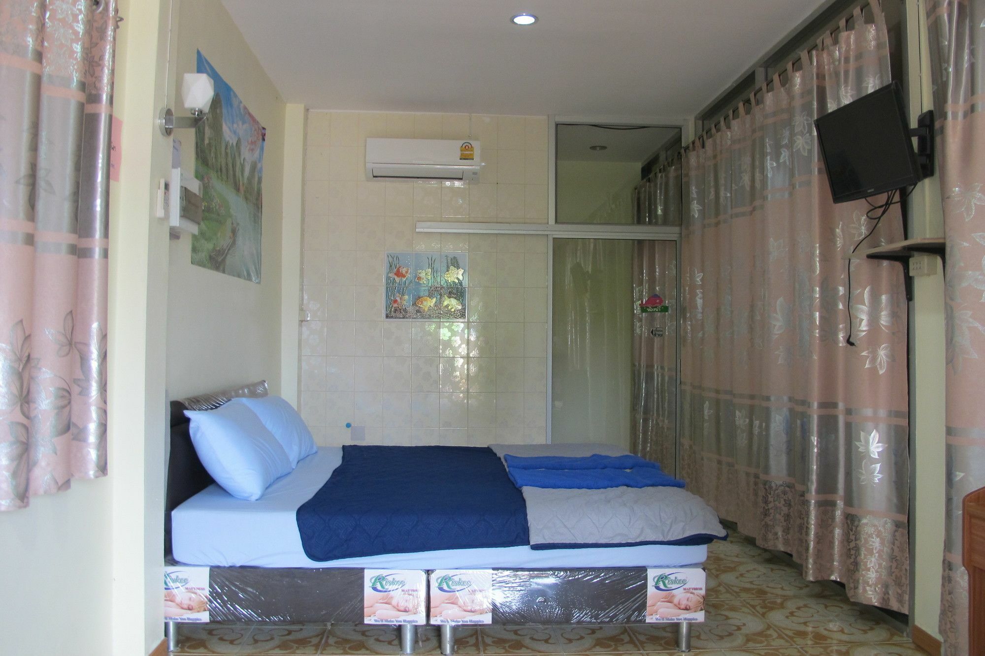 Thippawan Bungalow Ko Si Chang Esterno foto