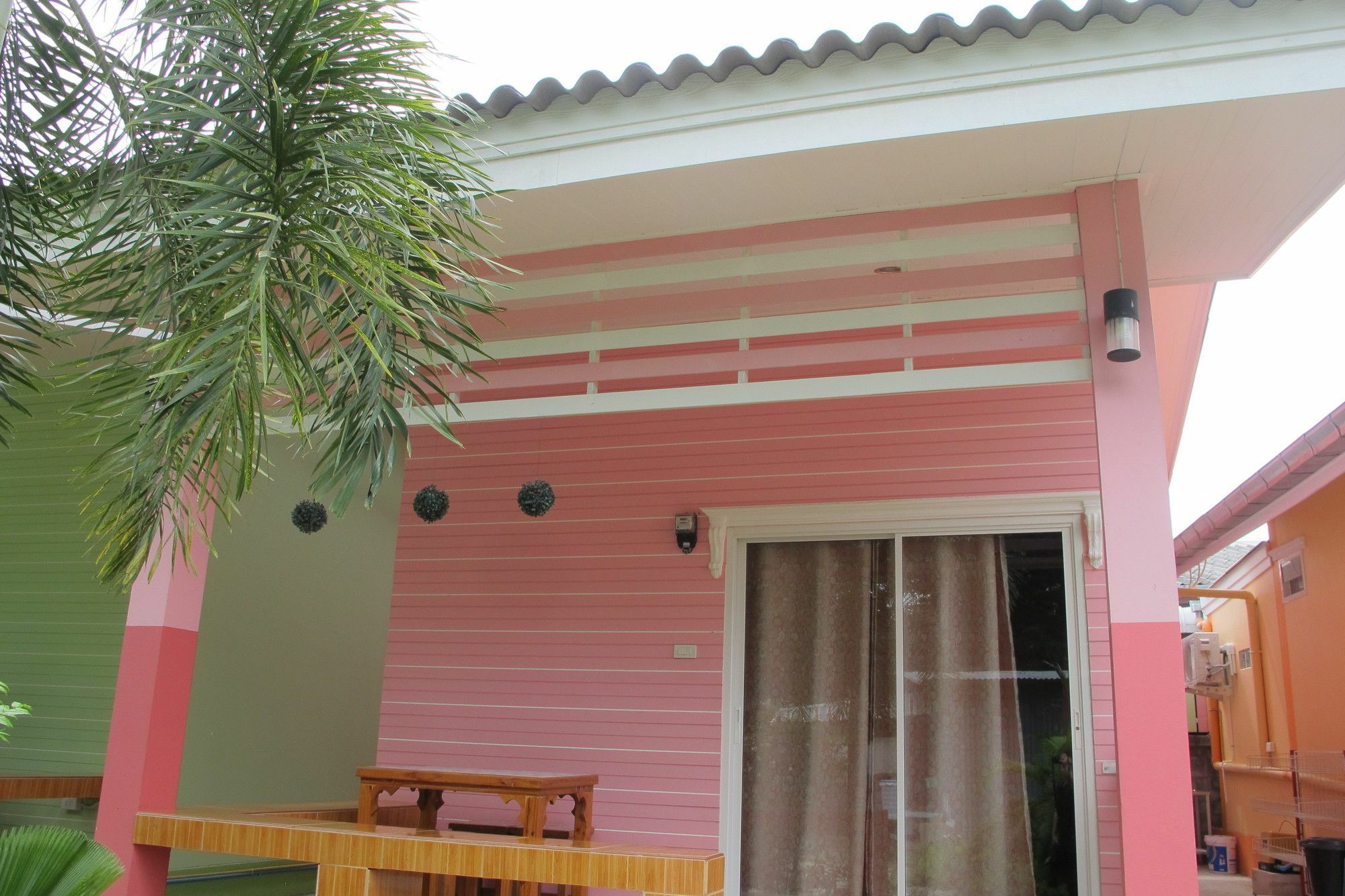 Thippawan Bungalow Ko Si Chang Esterno foto