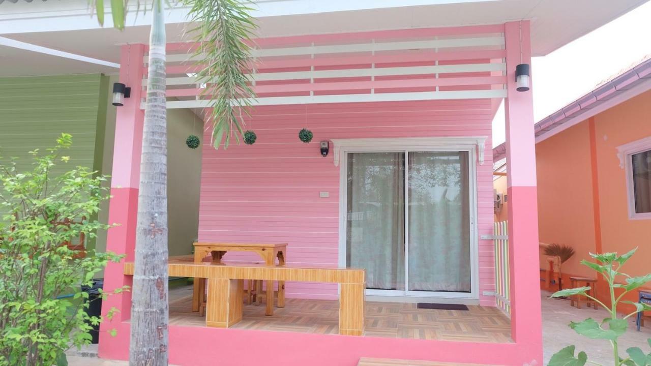 Thippawan Bungalow Ko Si Chang Esterno foto