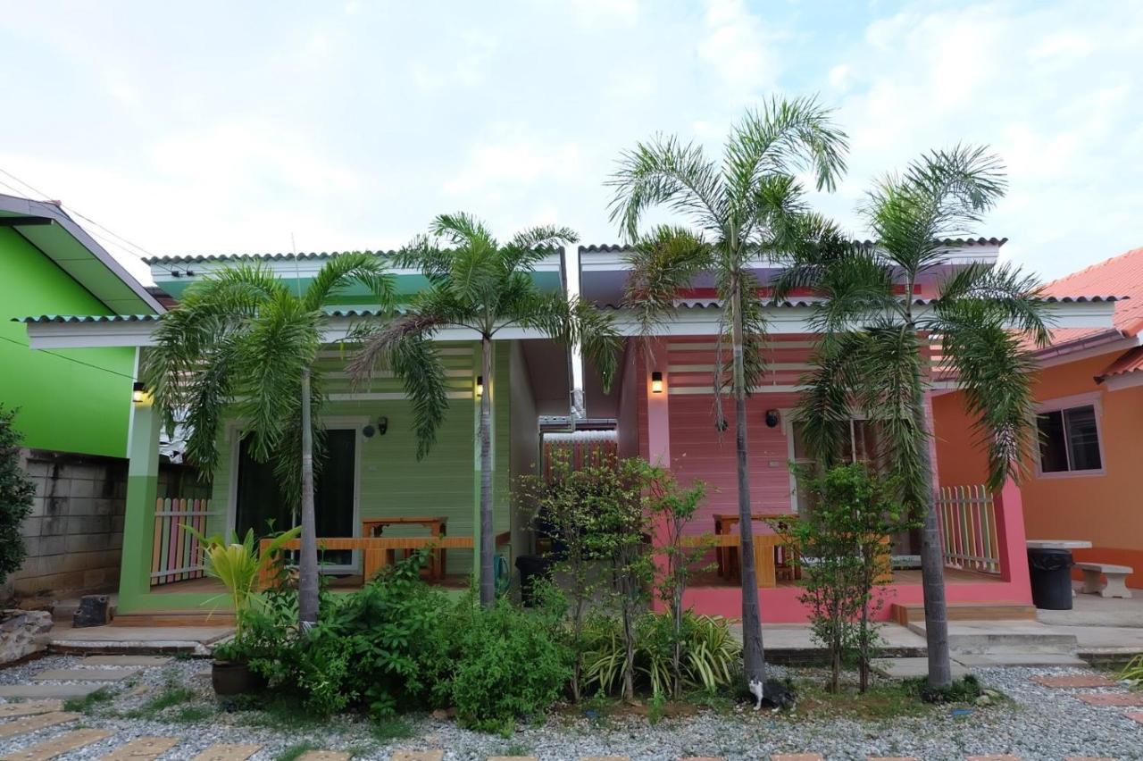 Thippawan Bungalow Ko Si Chang Esterno foto